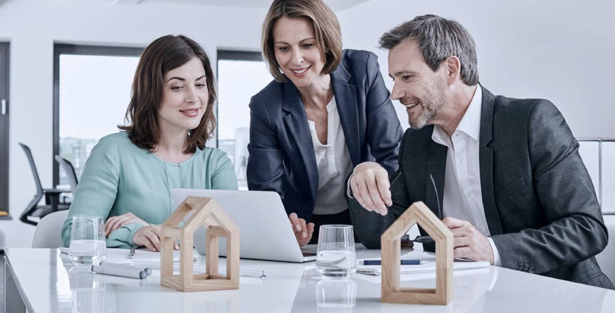 Pakistan PROPERTY INVESTMENT OPPORTUNITIES: WHERE TO PUT YOUR MONEY